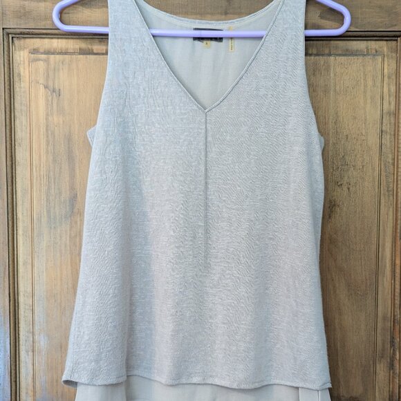 Crosby Women's Sleeveless Double Layer Hem Knit Top. Size Small - Picture 1 of 5
